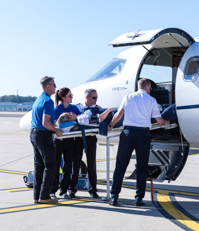Auslandsrückholung und Repatriierung mit dem Ambulanzjet Krankentransport eines Patienten mit dem Ambulanzjet